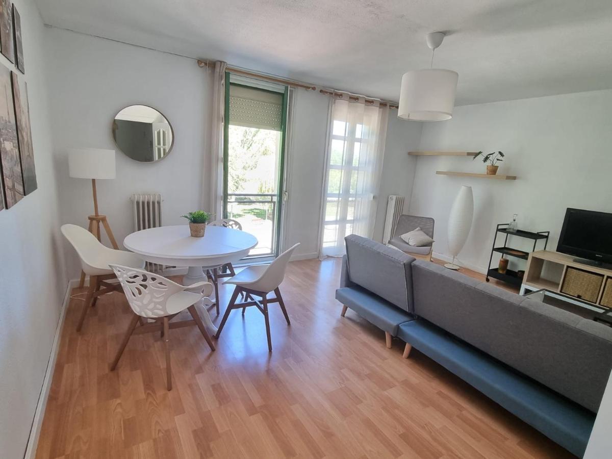 Un Rincon Con Vistas Al Parque Wifi Junto A Catedral By Apartamentos Логроньо Экстерьер фото